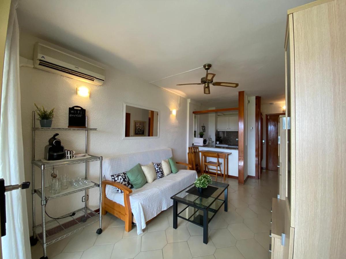 Apartamento Con Piscina En 1ª Linea De Playa En سالو المظهر الخارجي الصورة