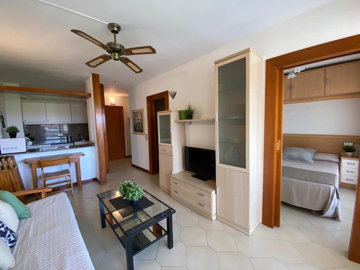 Apartamento Con Piscina En 1ª Linea De Playa En سالو المظهر الخارجي الصورة